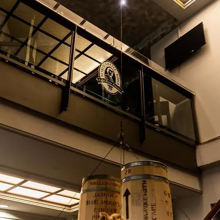 Henriettas Sleeping Hostel