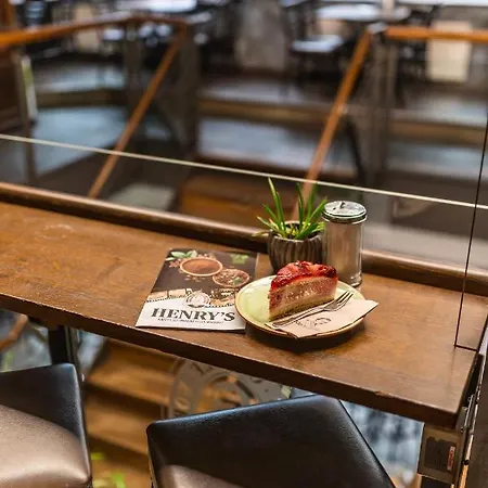 Henriettas Sleeping ホステル