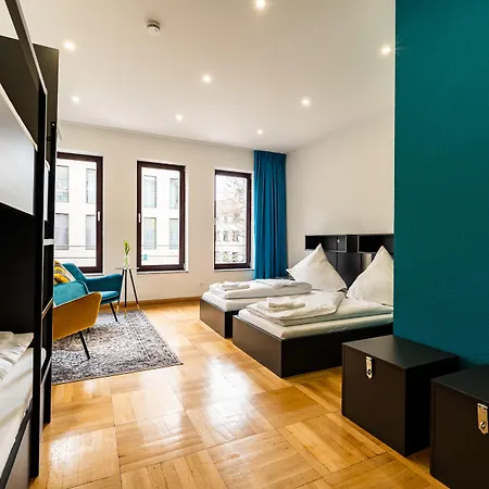 Henriettas Sleeping بيت شباب