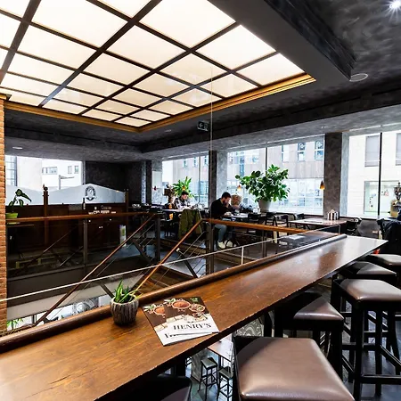 Henriettas Sleeping Hostel *