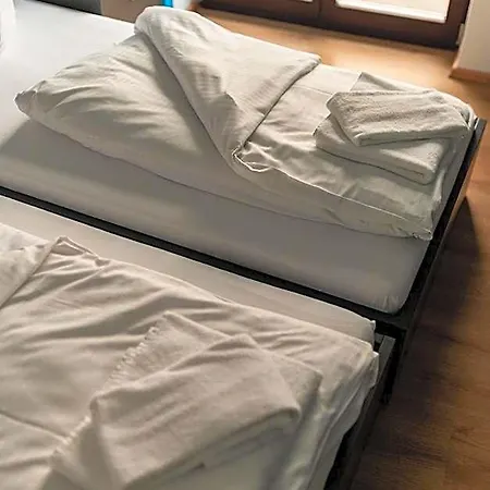 Hostel Henriettas Sleeping *