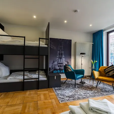 Henriettas Sleeping Hostel *