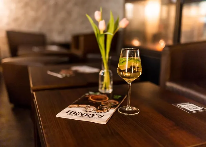 Henriettas Sleeping بيت شباب