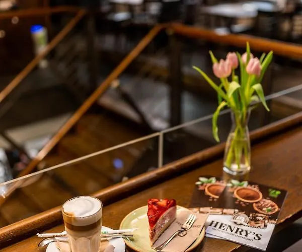 بيت شباب Henriettas Sleeping *