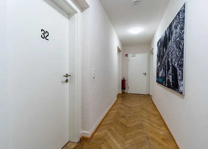 Henriettas Sleeping بيت شباب